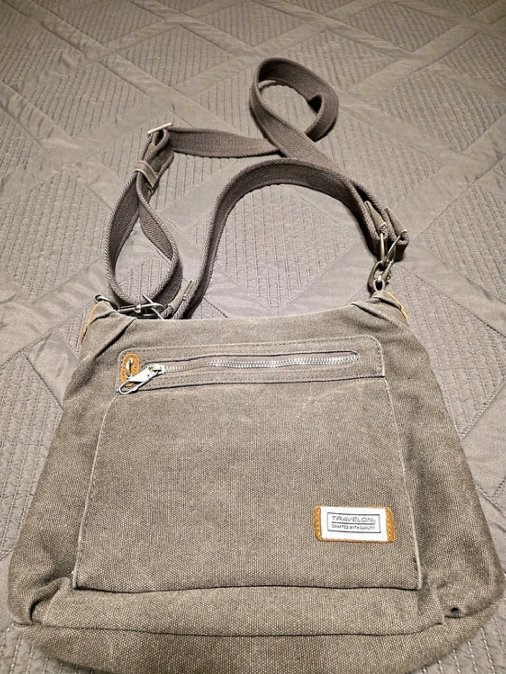 Travelon Crossbody Bag in Gray